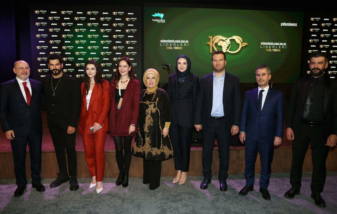 Sustainable Century Summit susitikime Emine Erdoğan susitiko su Foundation Osman žaidėjais