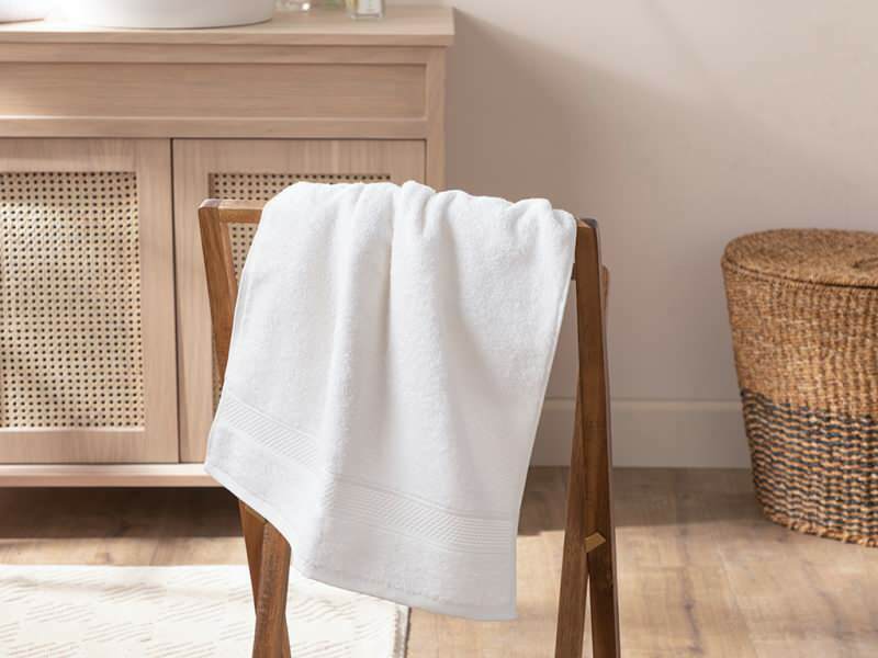 Dekoratyviniai vonios rankšluosčių ir kilimėlių modeliai 2021 m