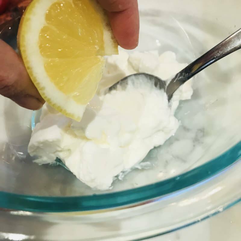 Kuo naudingi jogurtas ir citrinų kaukė odai? Naminis jogurto ir citrinos kaukė