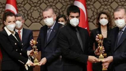 RTGD apdovanojimai surado jų savininkus! „Ebru Şahin“ ir „Burak Özçivit“ apdovanojimai ...