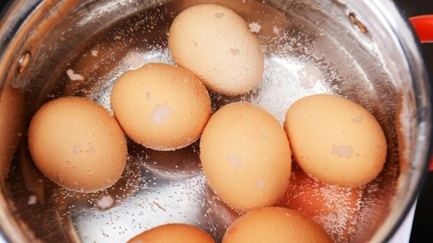 Kam tinka mažai virtas kiaušinis?