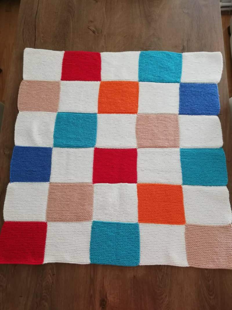 Kaip megzti puošti galais kūdikio antklodę