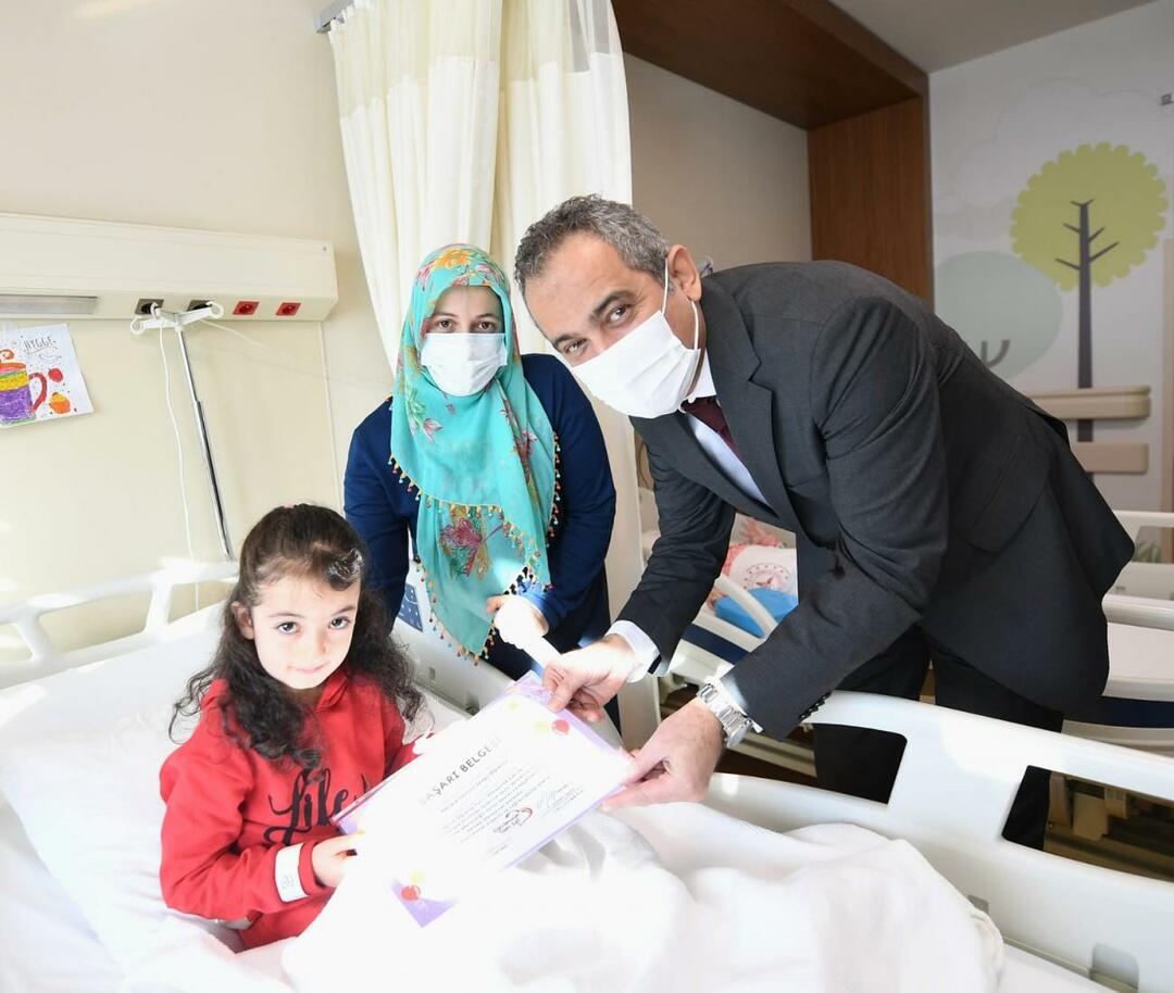 Ligoninėje gydytiems vaikams Emine Erdoğan perdavė savo sveikimo linkėjimus