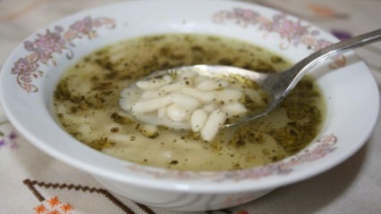 Kaip pasidaryti skanią sultinio sriubą?