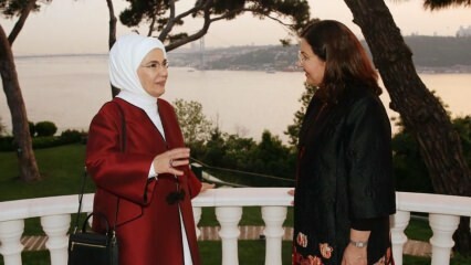 Pirmoji ledi Erdoğan susitinka su Irako prezidento žmona Serbagh Salih
