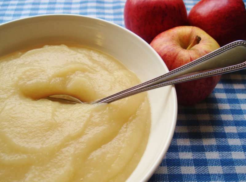 Kaip pasigaminti obuolių tyrę kūdikiams? Maistingos obuolių tyrės receptas