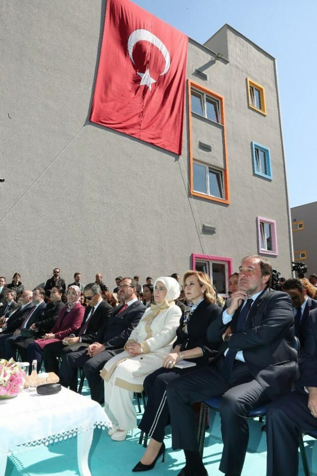 Pirmoji ponia Erdoğan: Per pastaruosius 17 metų įdarbinta beveik 55 tūkst. Neįgalių žmonių