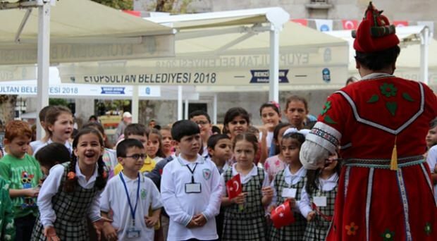 Vaikai pradėjo mokyklą pagal 500 metų osmanų tradicijas
