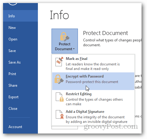 Apsaugokite slaptažodžius ir užšifruokite „Office 2013“ dokumentus: spustelėkite Šifruoti slaptažodžiu