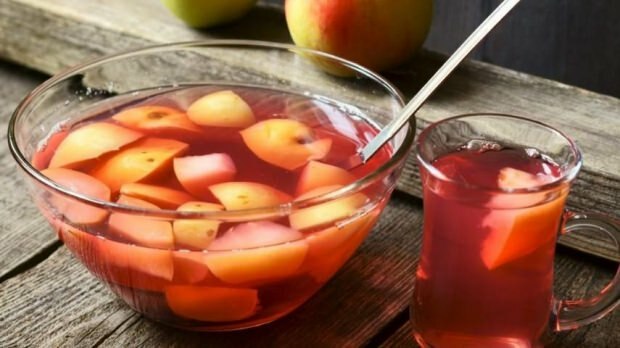Kaip pasigaminti obuolių kompotą