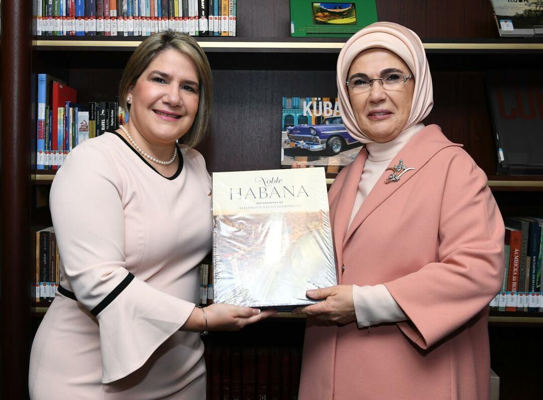 Emine Erdogan ir Lis Cuesta Peraza