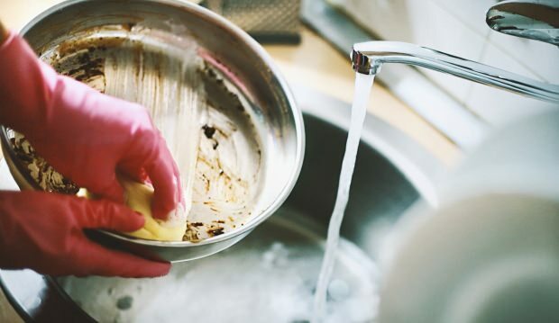 Patarimai, kaip greitai ir praktiškai plauti indus