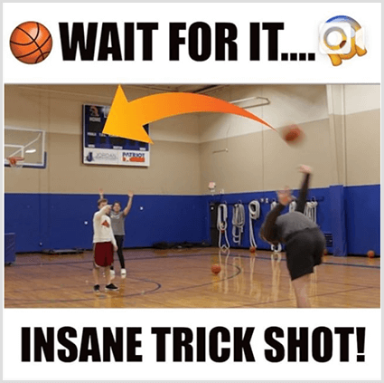 „Instagram“ vaizdo įrašo miniatiūros paveikslėlyje yra baltos juostos ir juodas tekstas, esantis virš ir po balto žmogaus, atliekančio triuką, nufotografuotą krepšiniu sporto salėje, atvaizdu. Viršutiniame tekste yra krepšinio jaustukas ir tekstas „Palauk“. Apatiniame tekste rašoma „Insane Trick Shot“!
