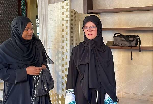 2 turistai Katare atsivertė į islamą
