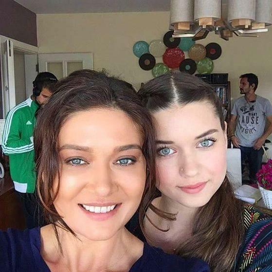 Afra Saraçoğlu, Nurgül Yeşilçay filmas „Antras šansas“.