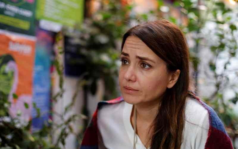 Garsi aktorė Deniz Uğur numalšina mirusio vyro su vaikais skausmą!
