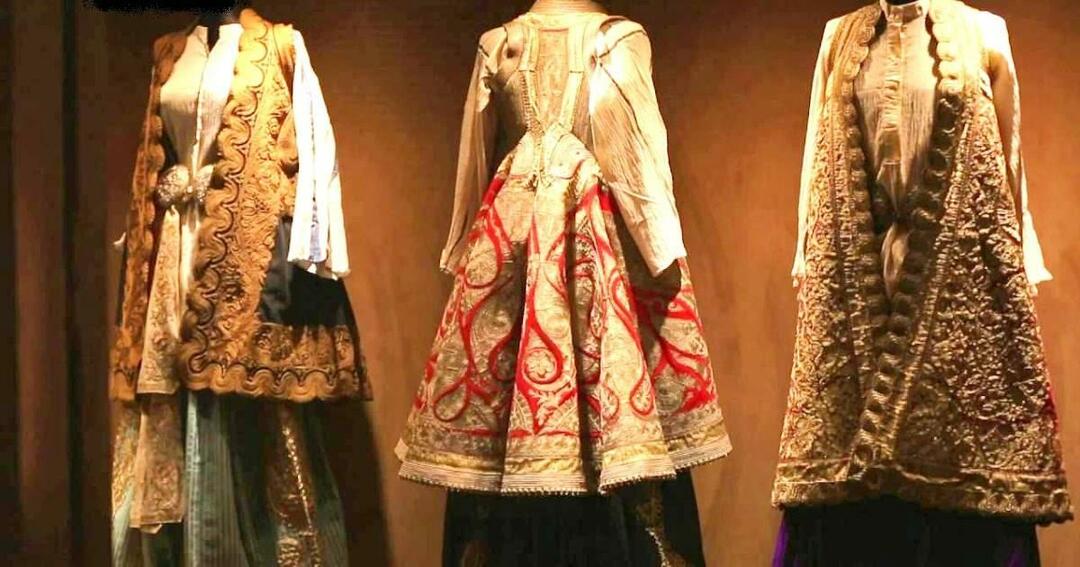 Kokie buvo moteriški drabužiai Osmanų rūmuose XVIII–XIX amžiuje?