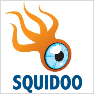 Tai „Squidoo“ logotipo, kuris yra oranžinė būtybė su keturiais čiuptuvais ir dideliu mėlynu akies obuoliu, ekrano kopija.