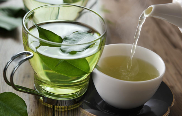 Kaip susilpninti vartojant žaliąją arbatą?