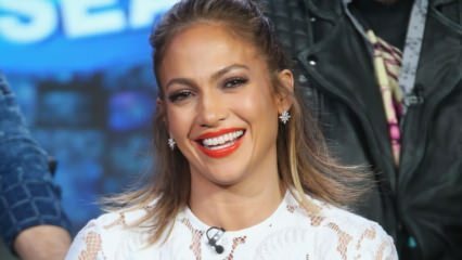 Jennifer Lopez išleido odos priežiūros prekės ženklą