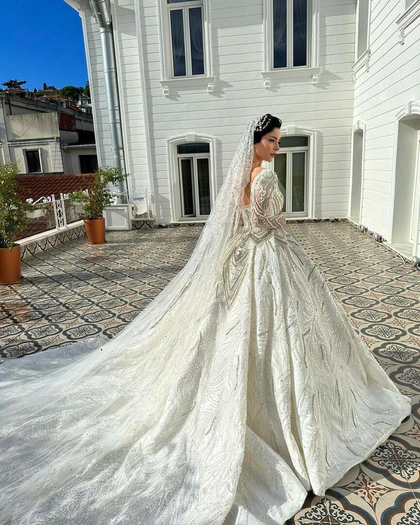 Merve Bolugur vestuvinė suknelė