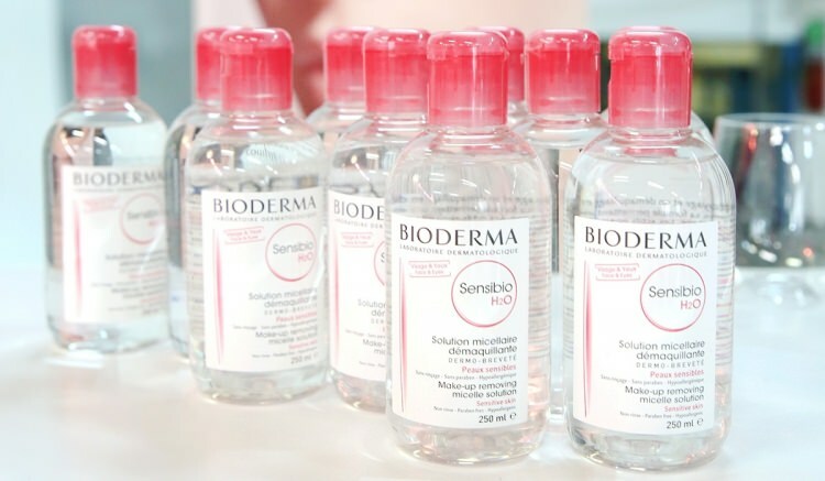Ar kas nors naudoja „Bioderma Sensibio H2O“ micelinį vandens valiklį? Bioderma makiažo šalinimo vanduo