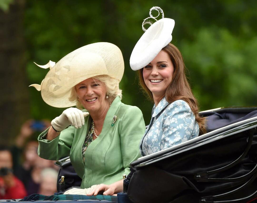 Kate Middleton ir Camilla, Anglijos karalienė 