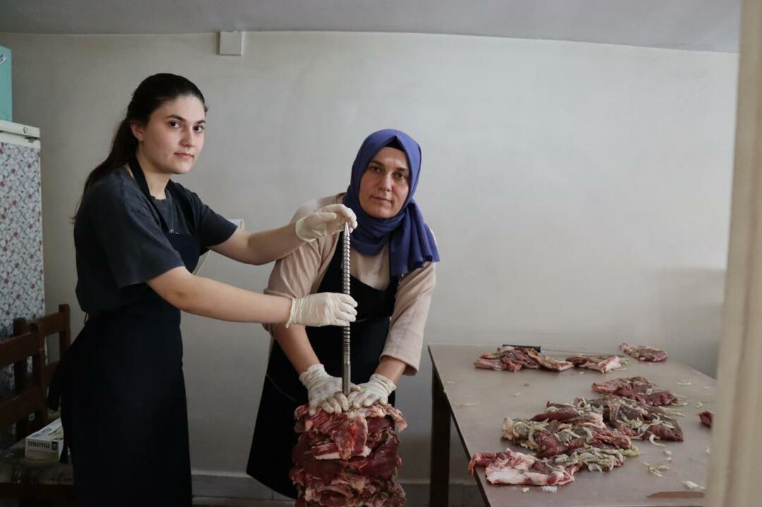 Pirmas iš mamos ir dukros Erzurum! Jie valdo kebabinę
