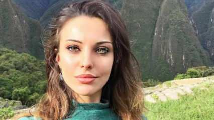 Garsi aktorė Tuvana Türkay, „Paper House“ Azra: mano širdis plaka dvasingumu