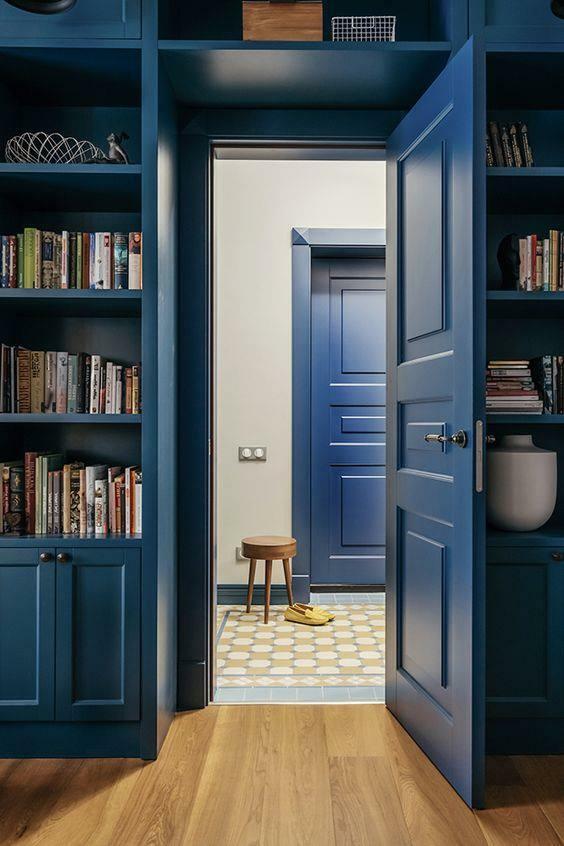Kokios yra populiarios vidaus durų spalvos namų dekoravime?