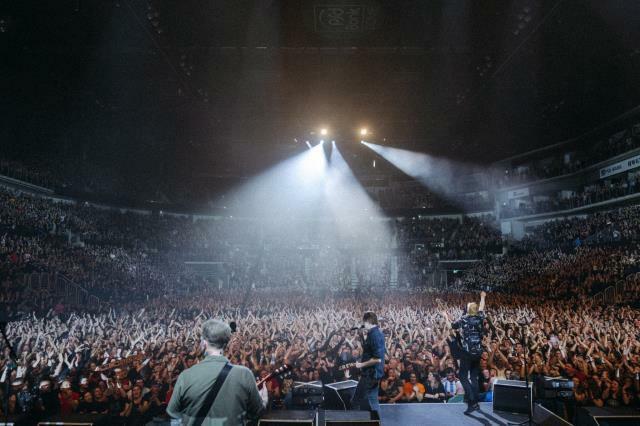 roko grupė Toten Hosen per koncertą surinko daugiau nei 1 milijoną eurų žemės drebėjimo aukoms