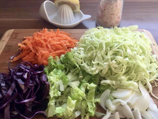 Kaip pasigaminti praktiškas saliero kopūstų salotas?