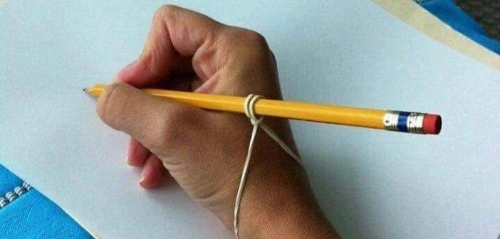 Kaip išmokyti vaiką laikyti pieštuką?