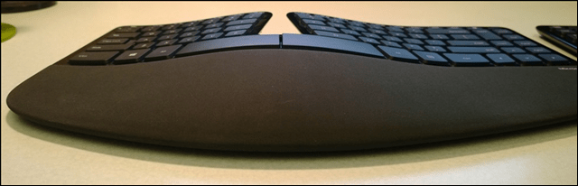„Sculpt“, naujoji „Microsoft“ ypač ergonominė klaviatūra