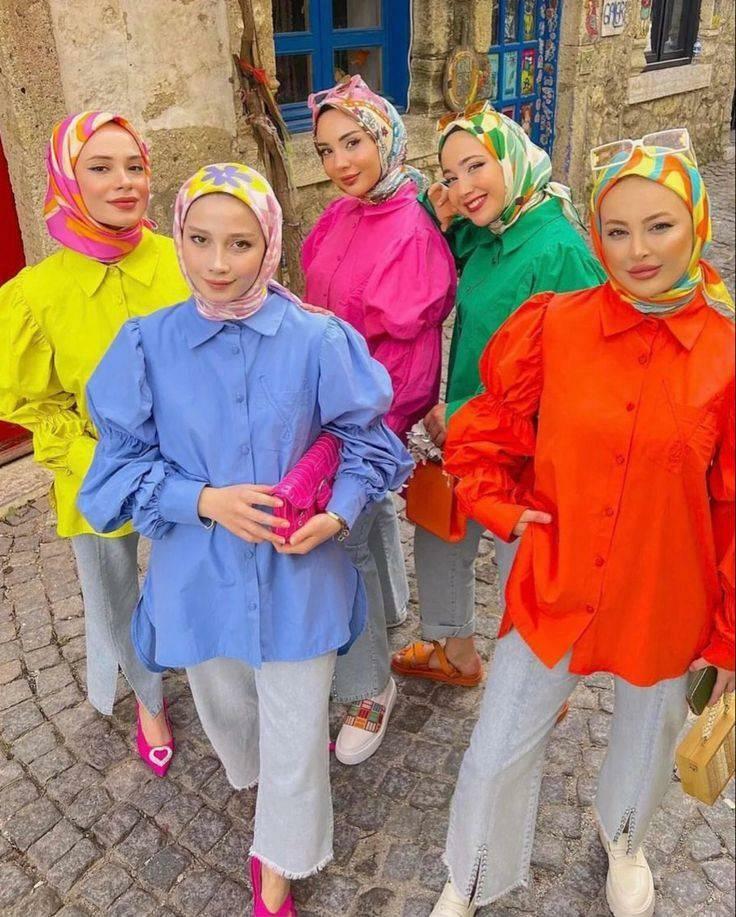 Hidžabo kontrasto spalvų mada