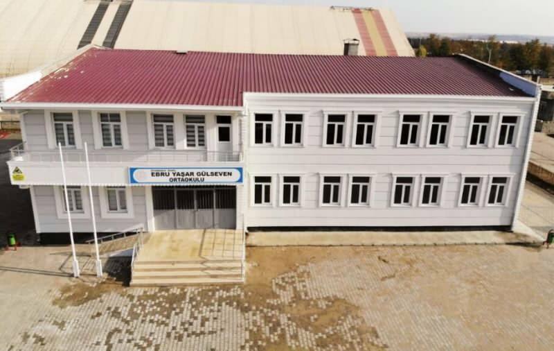 Buvo atidaryta dailininko Ebru Yaşaro mokykla!