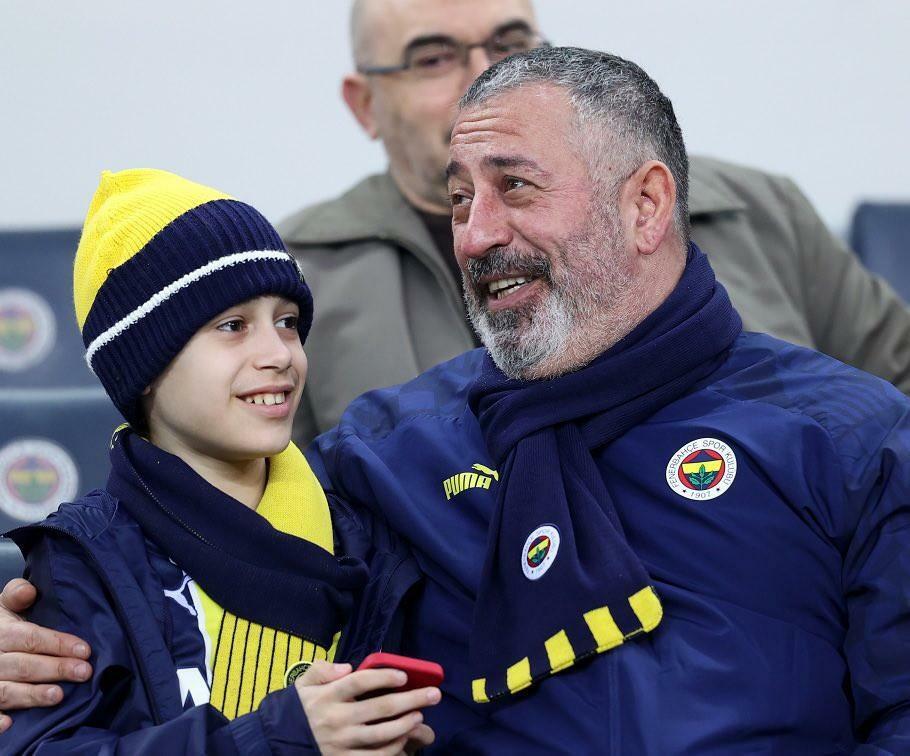 Cem Yılmaz su sūnumi stebėjo „Fenerbahče“ – „Galatasaray“ rungtynes