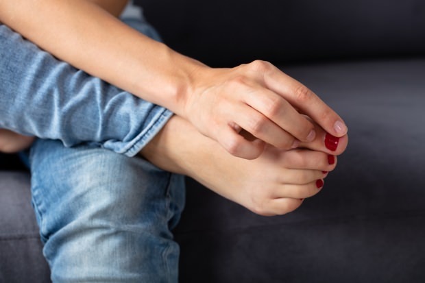 įaugusių kojų nagų simptomai