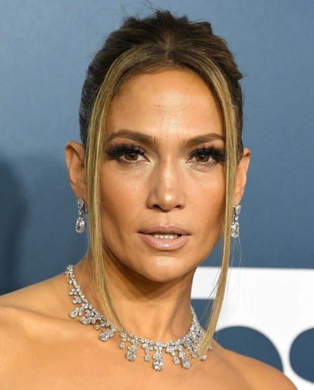 Jennifer Lopez atkreipė dėmesį į savo karolius
