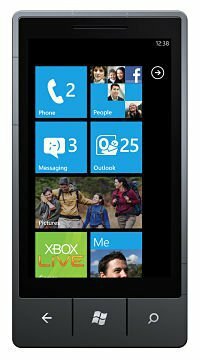 Pirmieji „Nokia Windows Phone 7“ įrenginiai nebus pakeisti žaidimais