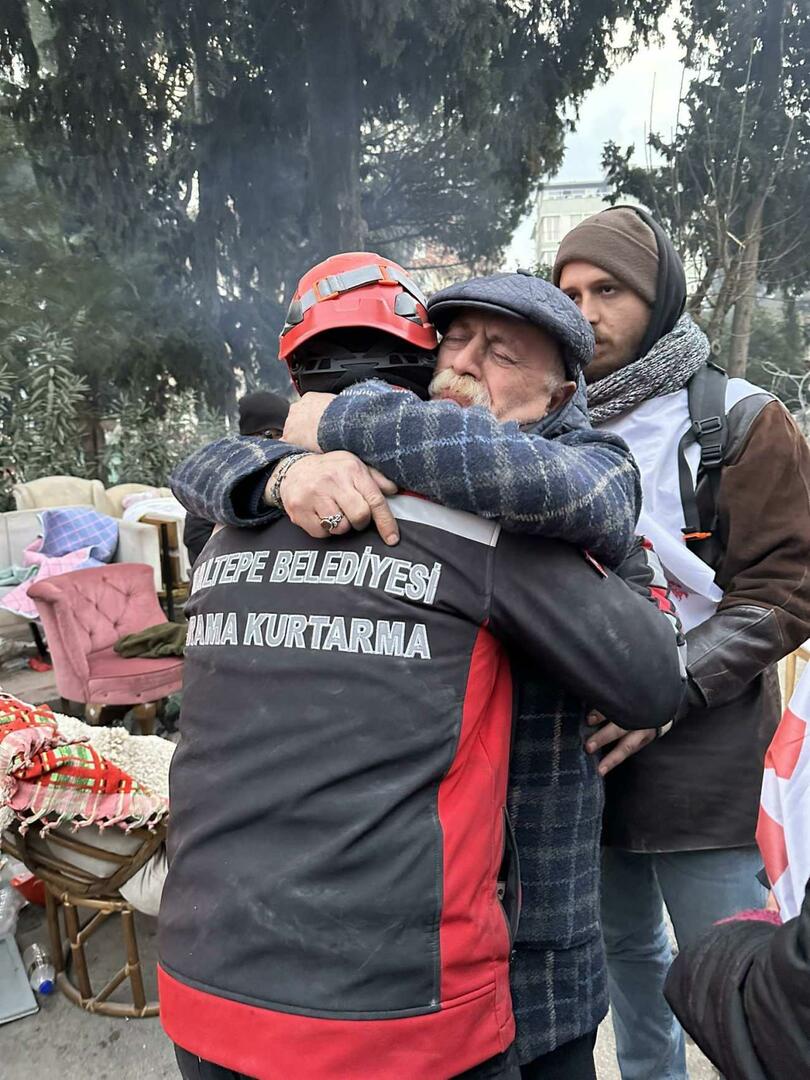 Orhano Aydıno dukra mirė po griuvėsiais