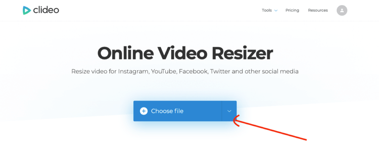 įkelkite vaizdo įrašą į „Clideo Online Video Resizer“