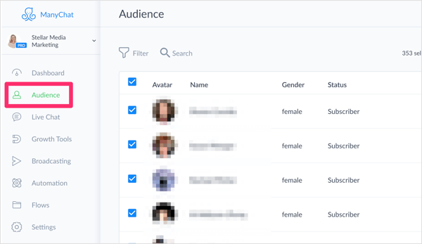 Spustelėkite „ManyChat“ skirtuką Auditorija, kad pamatytumėte visų „Messenger“ robotų abonentų sąrašą.