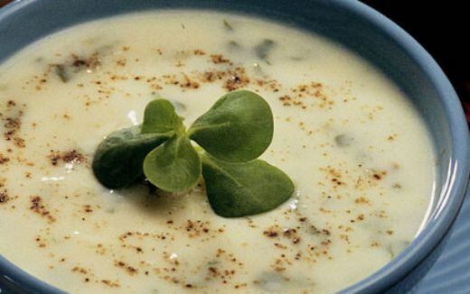 Kaip pasigaminti purslane sriubą su šaltu jogurtu?