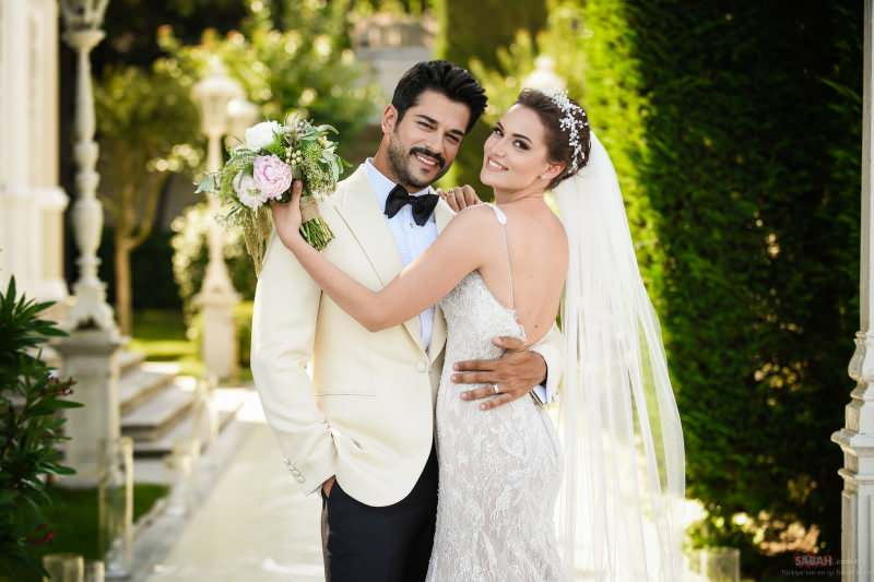 Burakas Özçivitas ir Fahriye Evcenas susituokė 2017 m