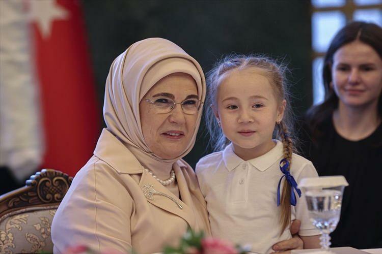 Emine Erdoğan minėjo Tarptautinę mergaičių dieną