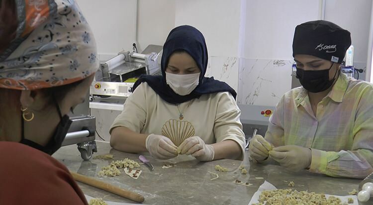 Rankų darbo moteriški gaminiai Şırnak tapo prekės ženklu