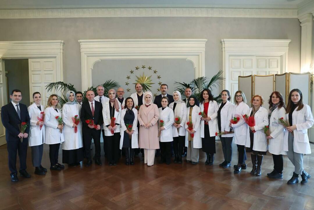 Emine Erdoğan susitiko su Prezidentūros medikų komanda