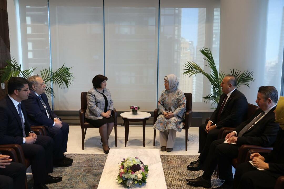 Emine Erdoğan Niujorke susitiko su Azerbaidžano parlamento pirmininke Gafarova