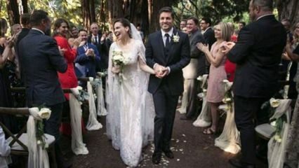 Holivudo žvaigždė Hilary Swank yra vedusi!